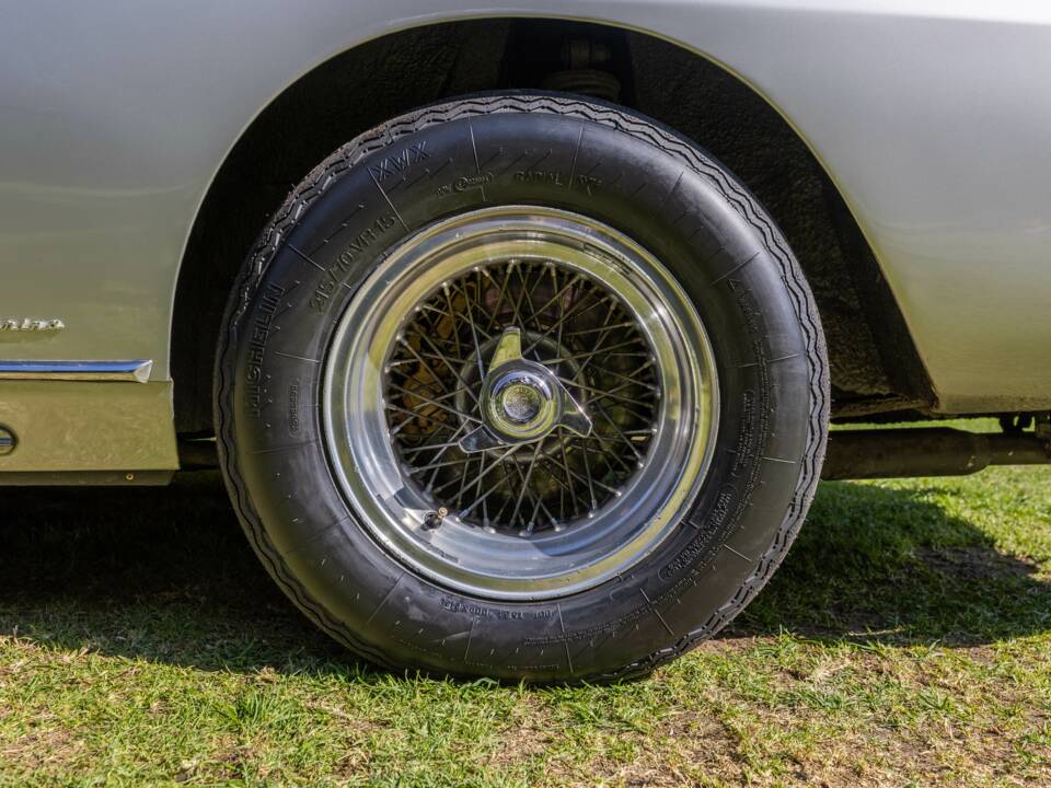 Imagen 39/47 de Ferrari 330 GT 2+2 (1964)