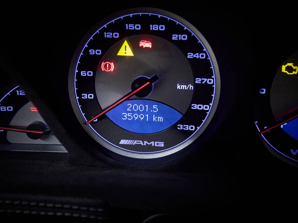 Image 74/99 de Mercedes-Benz SL 55 AMG (2005)