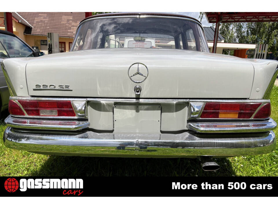 Image 5/15 of Mercedes-Benz 220 SE b (1961)