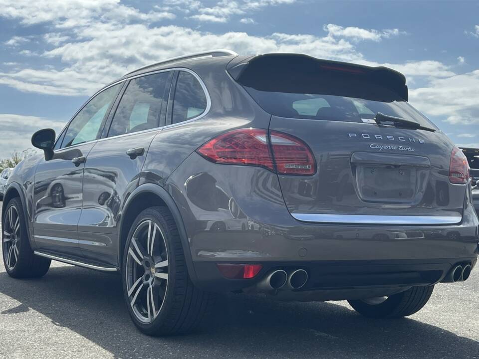 Image 5/51 de Porsche Cayenne Turbo (2011)