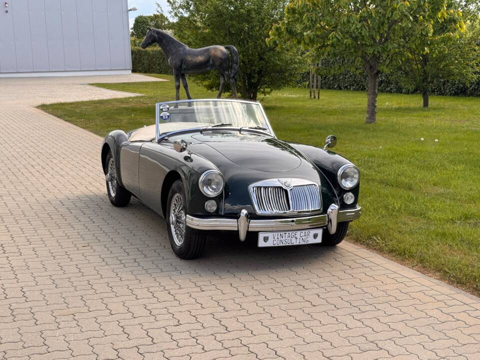 Image 79/79 of MG MGA 1600 (1961)