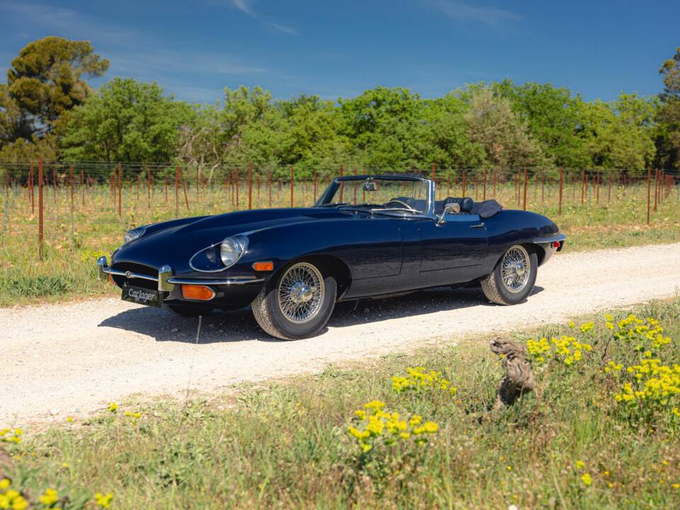Image 3/50 de Jaguar E-Type (1969)