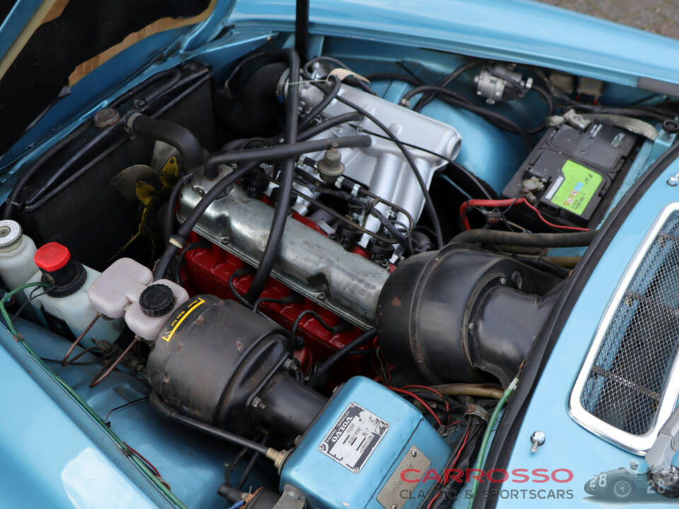 Image 8/39 of Volvo 1800 ES (1972)