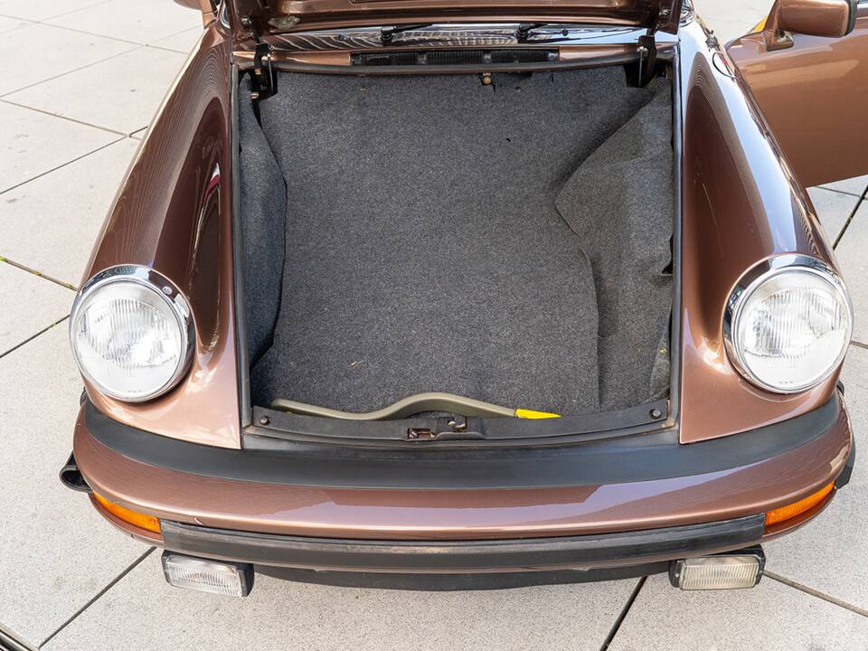 Bild 46/52 von Porsche 911 2.7 (1976)