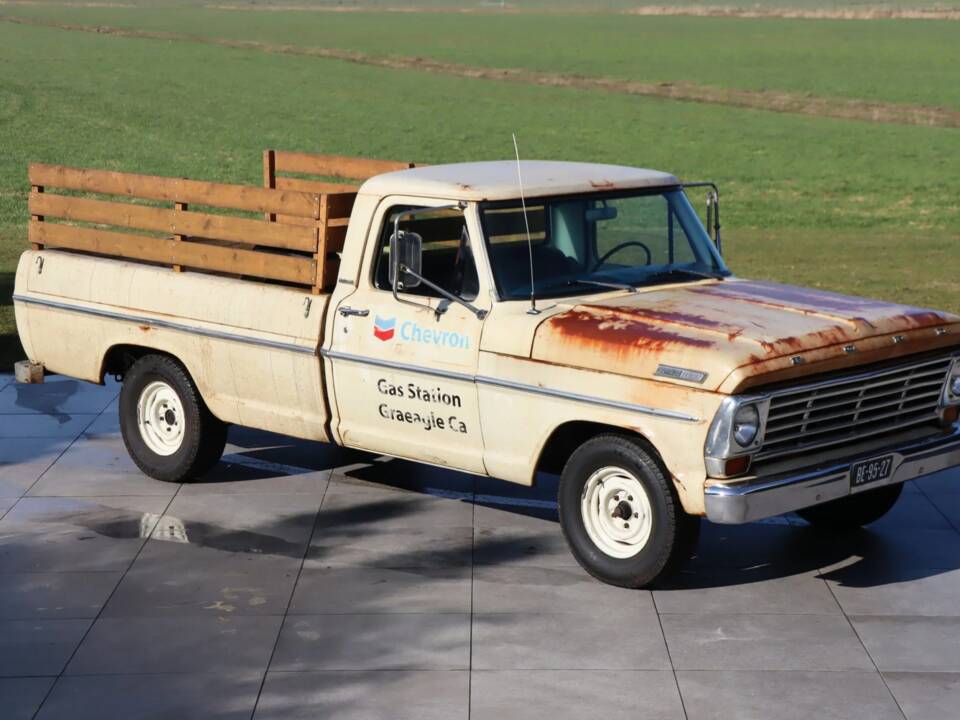 Image 1/52 of Ford F-100 (1967)