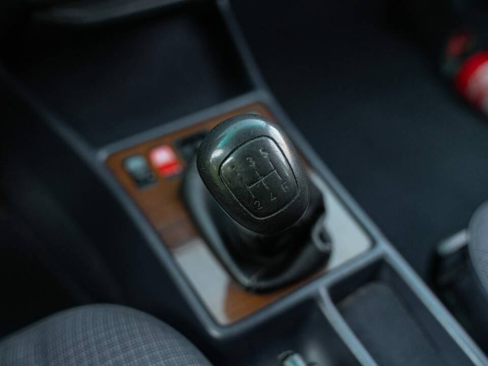 Afbeelding 29/44 van Mercedes-Benz 190 E (1987)