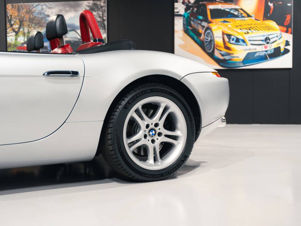 Image 16/41 of BMW Z8 (2002)