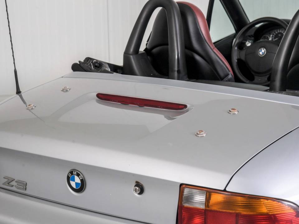 Image 27/48 de BMW Z3 2.8 (1998)