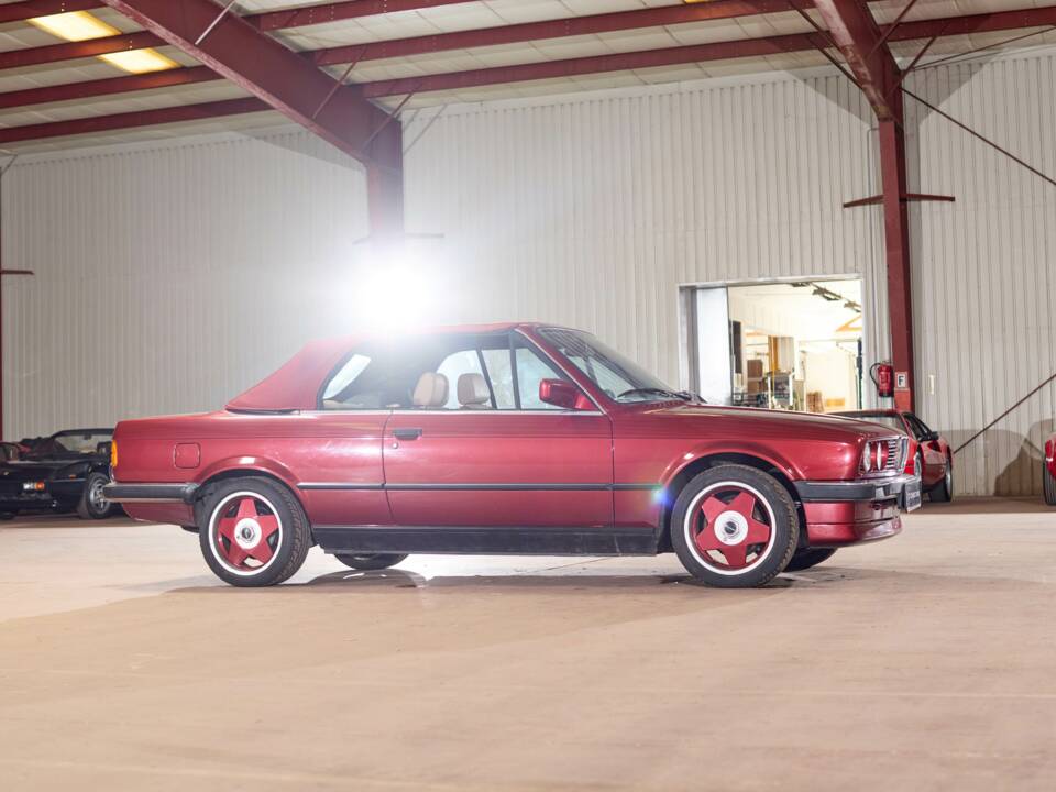 Image 6/45 of BMW 320i (1990)