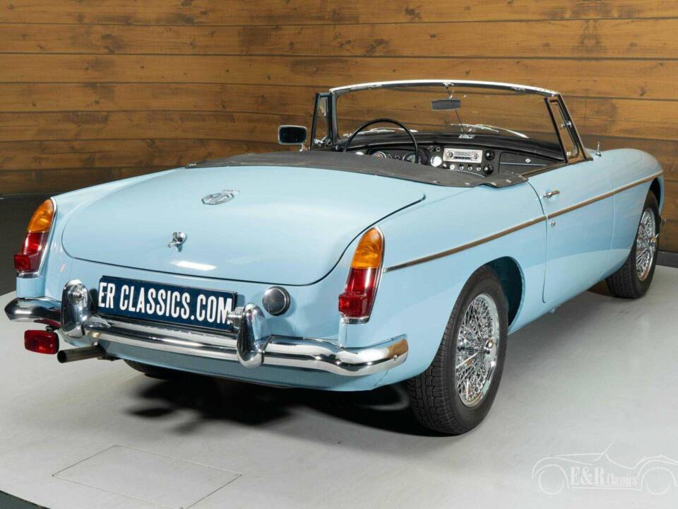 Bild 14/19 von MG MGB (1965)