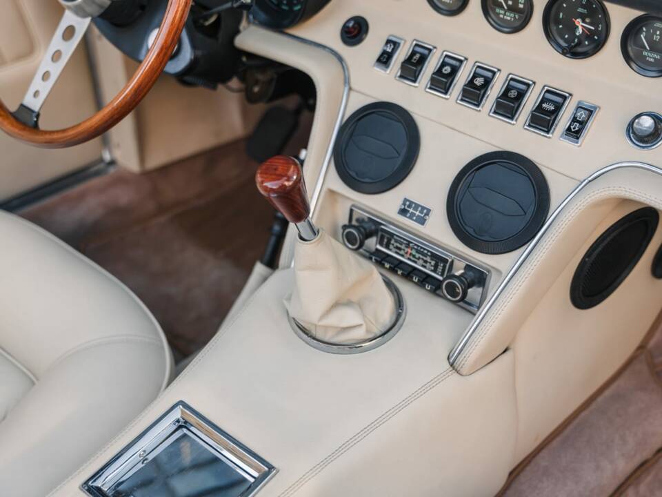 Bild 51/65 von Maserati Ghibli Spyder (1971)