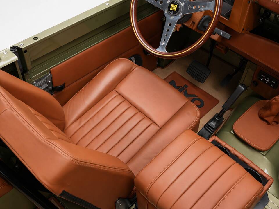 Bild 2/47 von Land Rover 90 (1990)