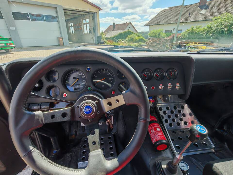 Image 8/11 of Ford Capri  I 2600 RS (1972)