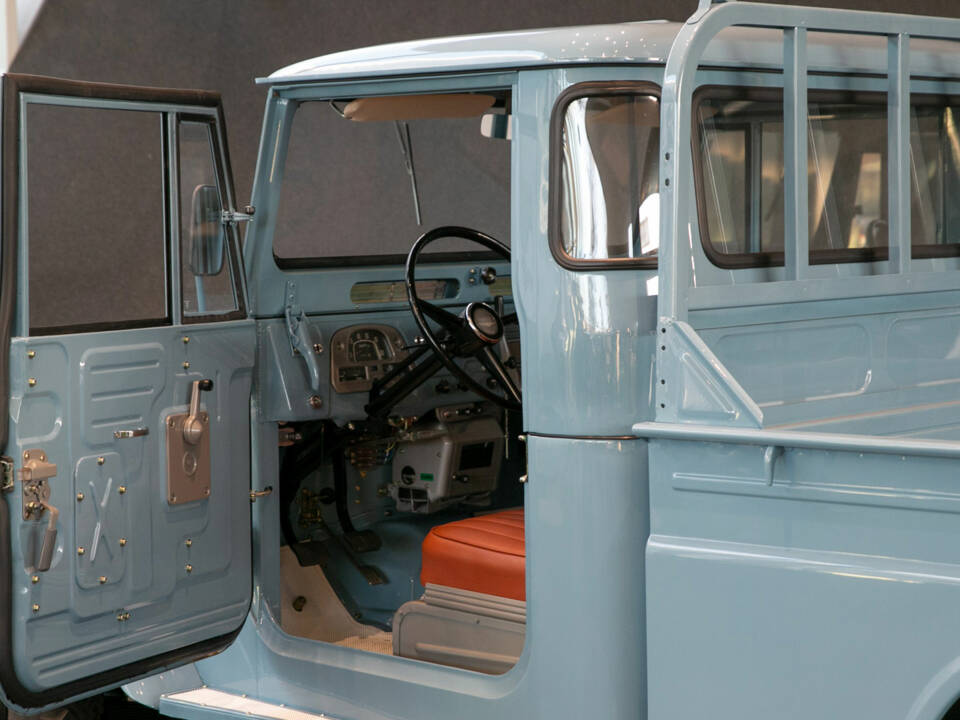 Image 6/12 of Toyota Land Cruiser FJ 45 (1967)