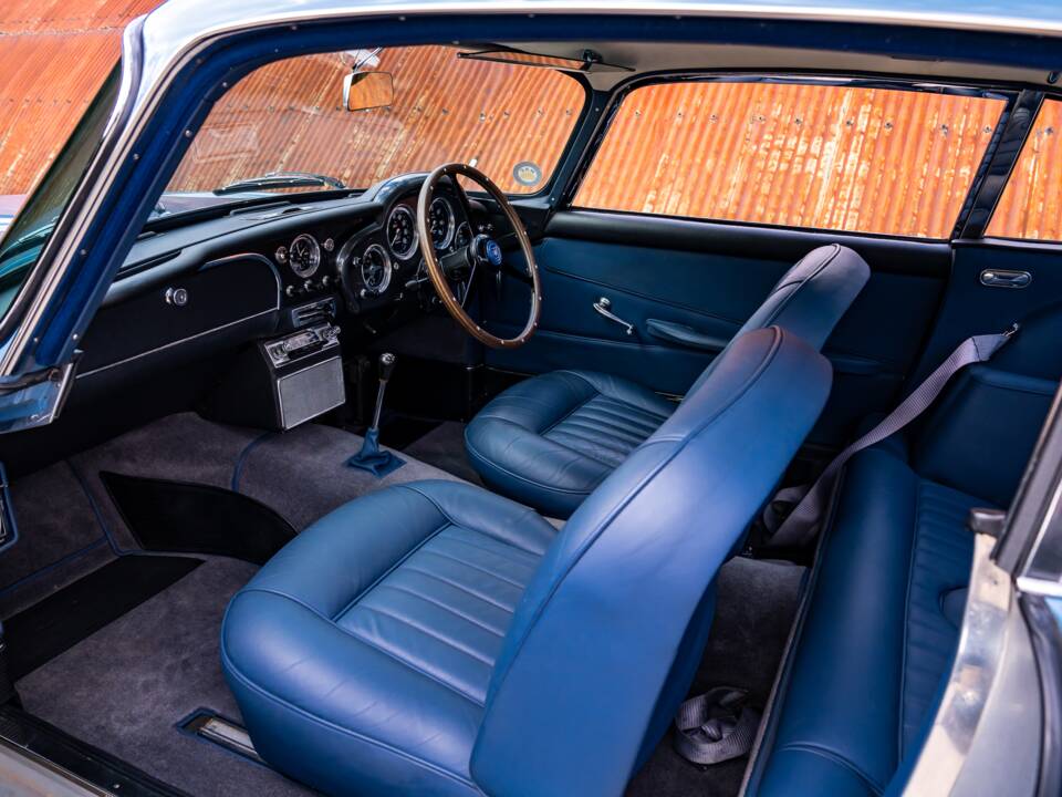 Image 24/56 of Aston Martin DB 4 (1960)