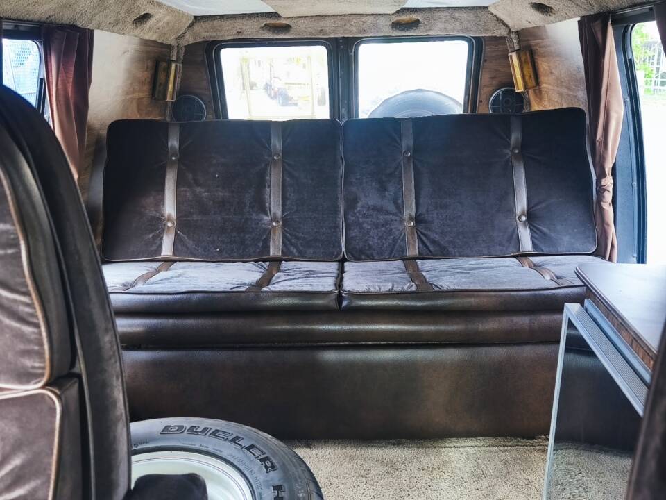Immagine 134/143 di Dodge B 200 Sportsman (1978)
