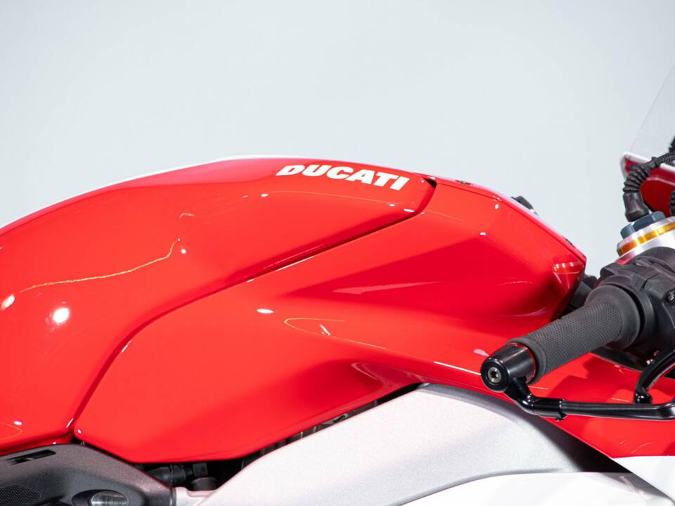 Image 41/50 of Ducati DUMMY (2018)