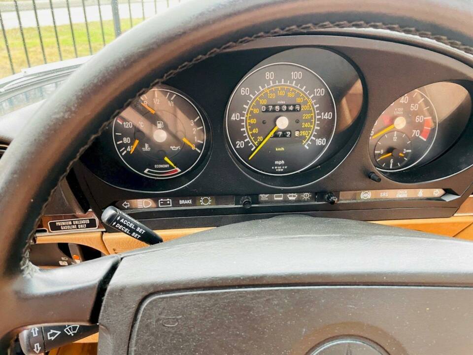 Bild 14/36 von Mercedes-Benz 560 SL (1988)