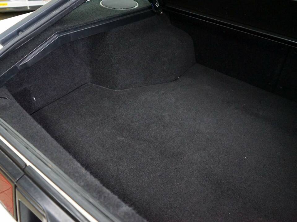 Image 37/55 of Mitsubishi Starion (1989)