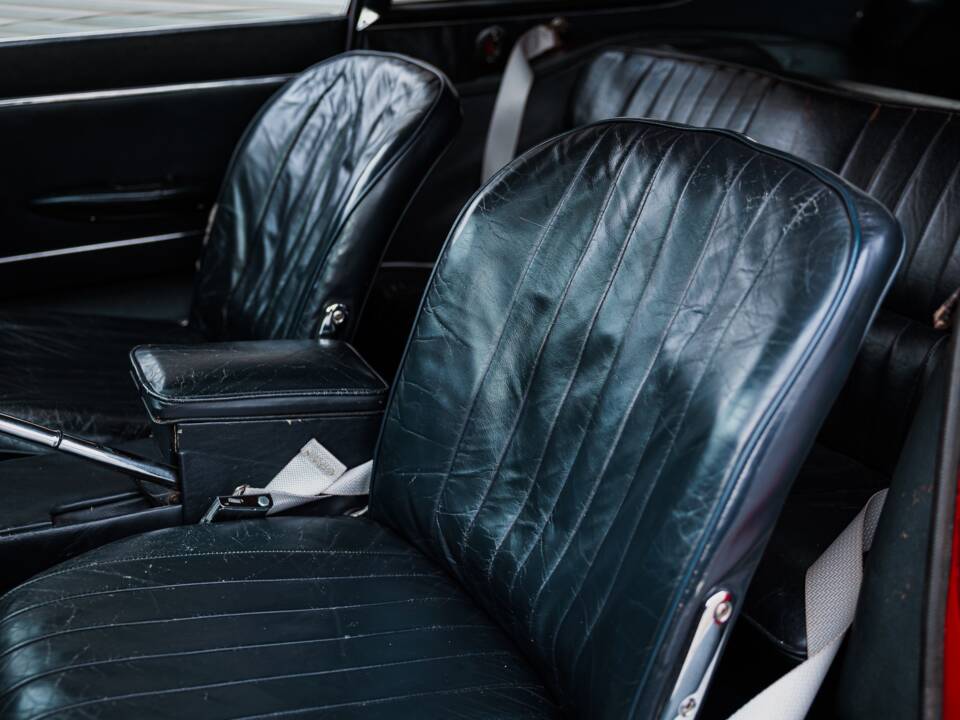 Image 29/46 of Jaguar E-Type (2+2) (1966)