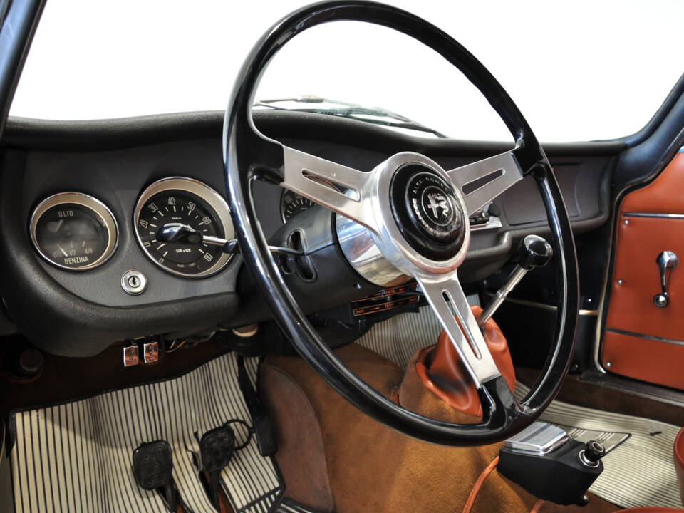 Image 34/65 of Alfa Romeo Giulia 1600 Sprint GT (1964)
