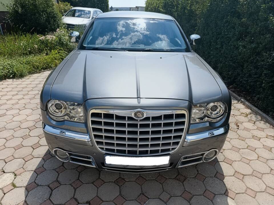 Image 2/14 of Chrysler 300 C Touring 3.0 CRD (2010)