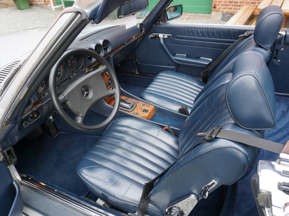 Image 14/23 of Mercedes-Benz 280 SL (1983)