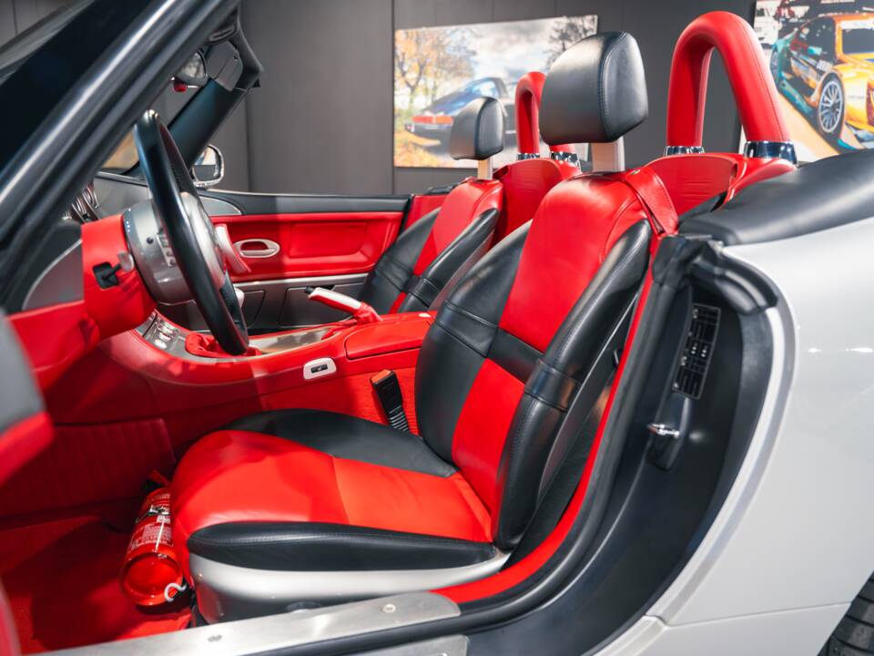 Image 30/41 of BMW Z8 (2002)