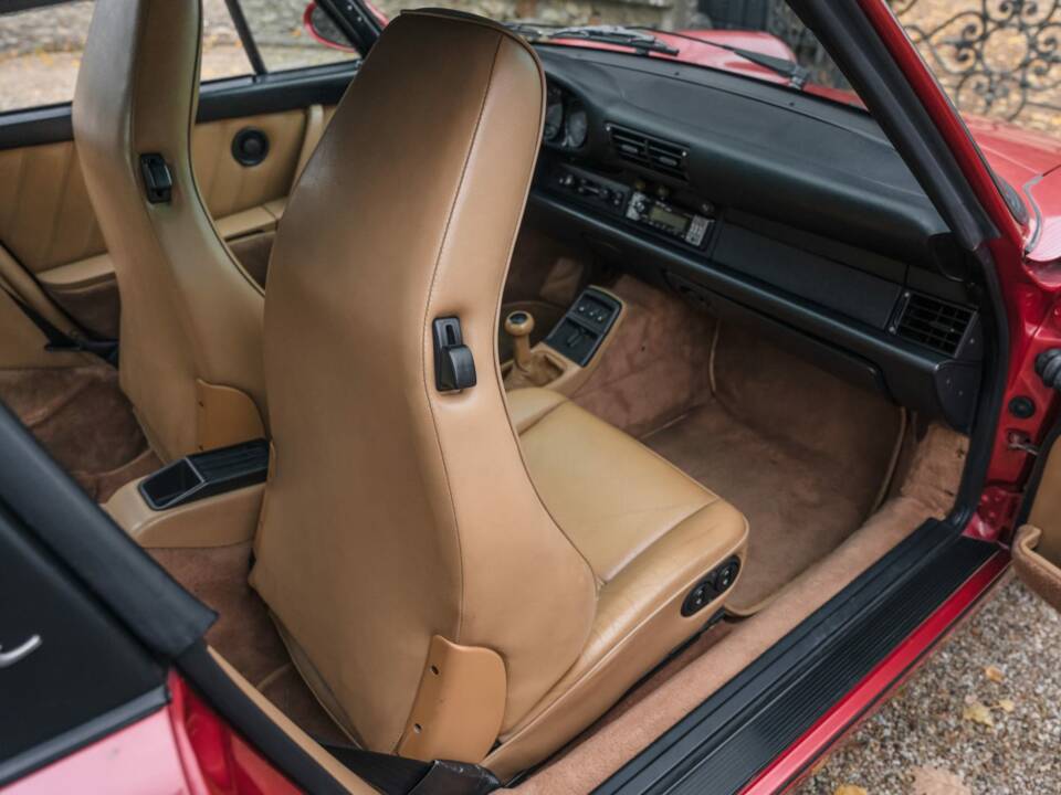 Bild 14/18 von Porsche 911 Carrera 2 (1991)