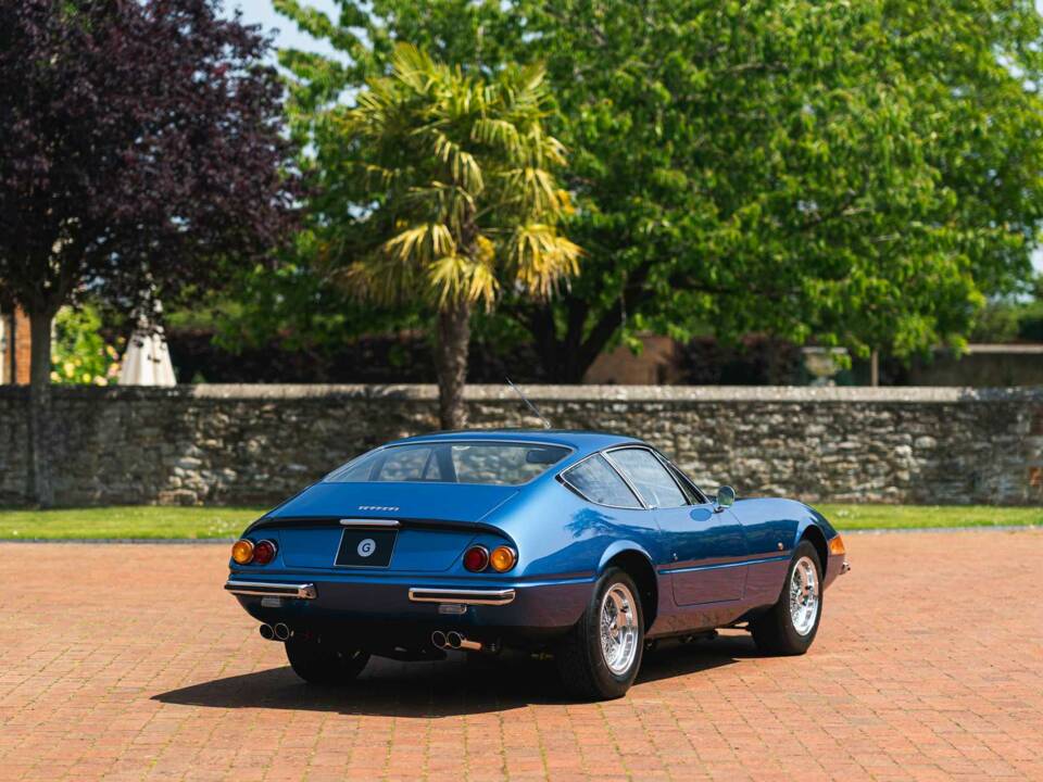 Image 5/30 de Ferrari 365 GTB&#x2F;4 Daytona (1973)