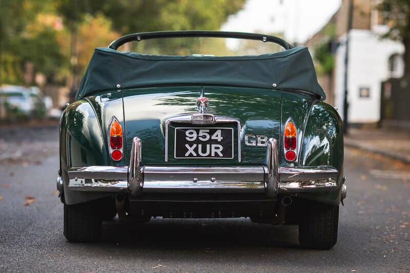 Image 7/50 of Jaguar XK 150 DHC (1954)