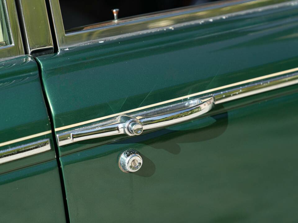 Image 21/50 of Bentley T 1 (1973)