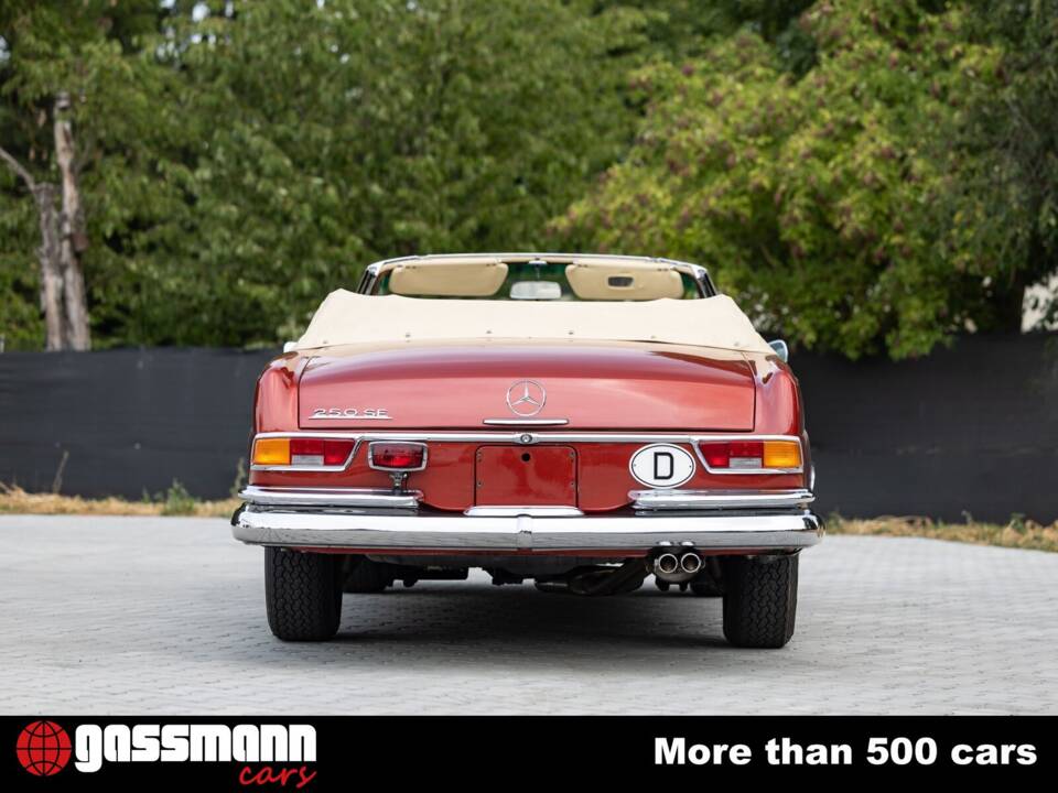 Image 8/15 of Mercedes-Benz 250 SE (1966)