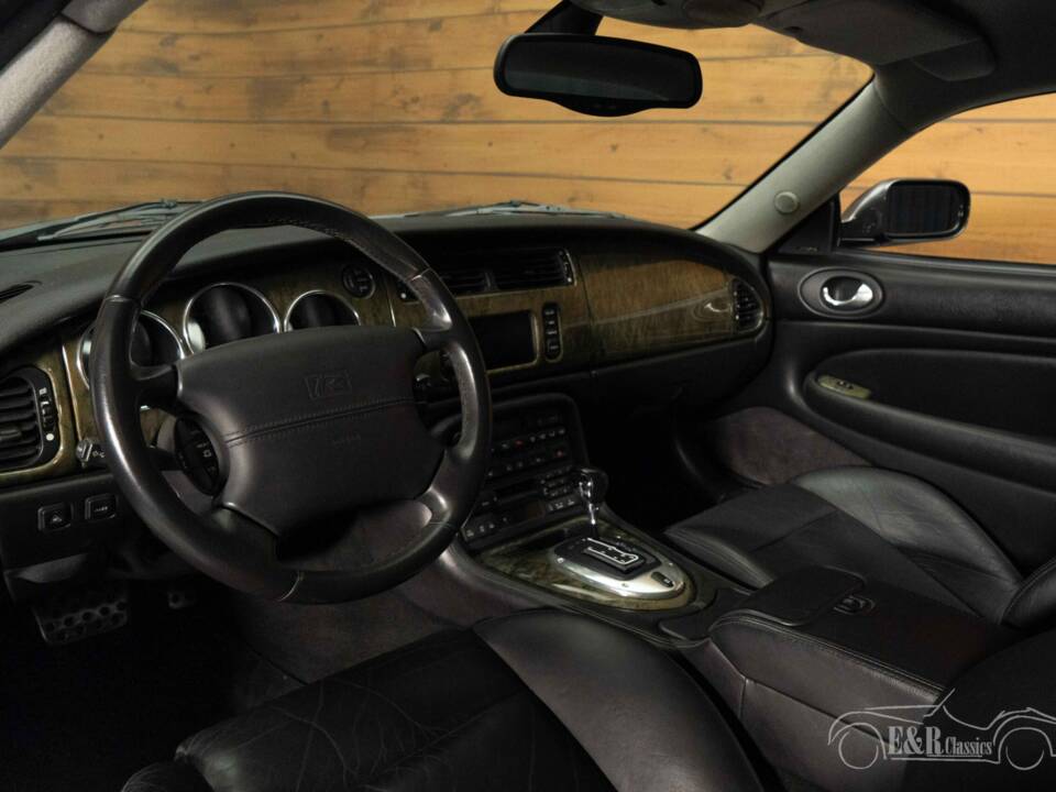 Bild 5/6 von Jaguar XKR (2003)