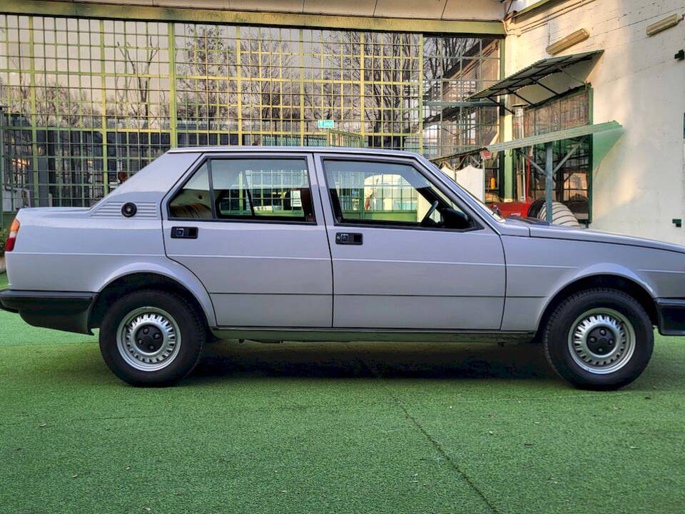 Bild 10/52 von Alfa Romeo Giulietta 1.3 (1979)