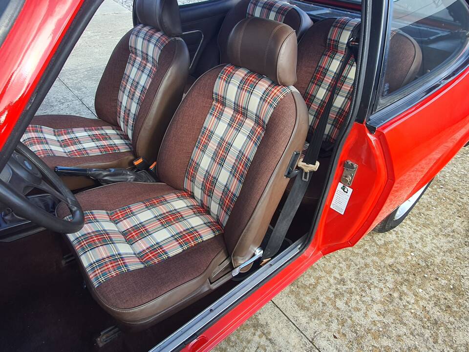Afbeelding 39/41 van Ford Capri 1,6 (1981)