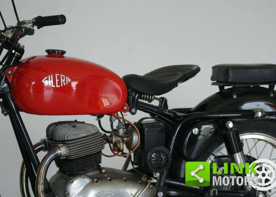 Image 19/19 of Gilera B 300 (1976)