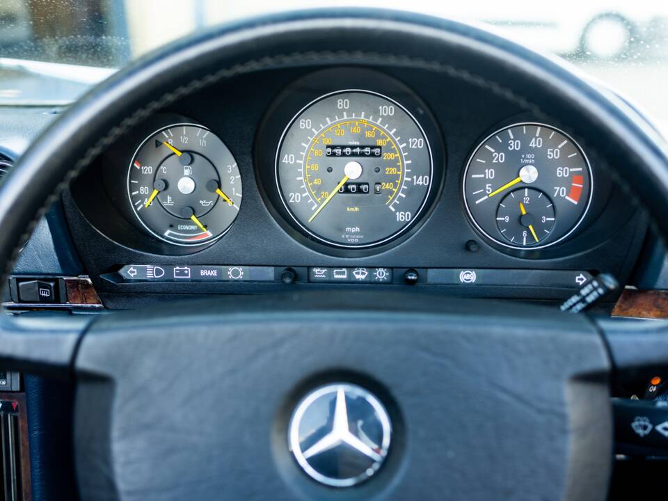 Image 30/47 of Mercedes-Benz 300 SL (1987)
