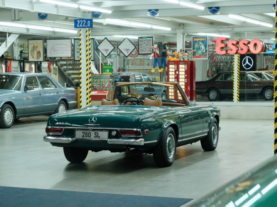 Image 11/50 de Mercedes-Benz 280 SL (1968)
