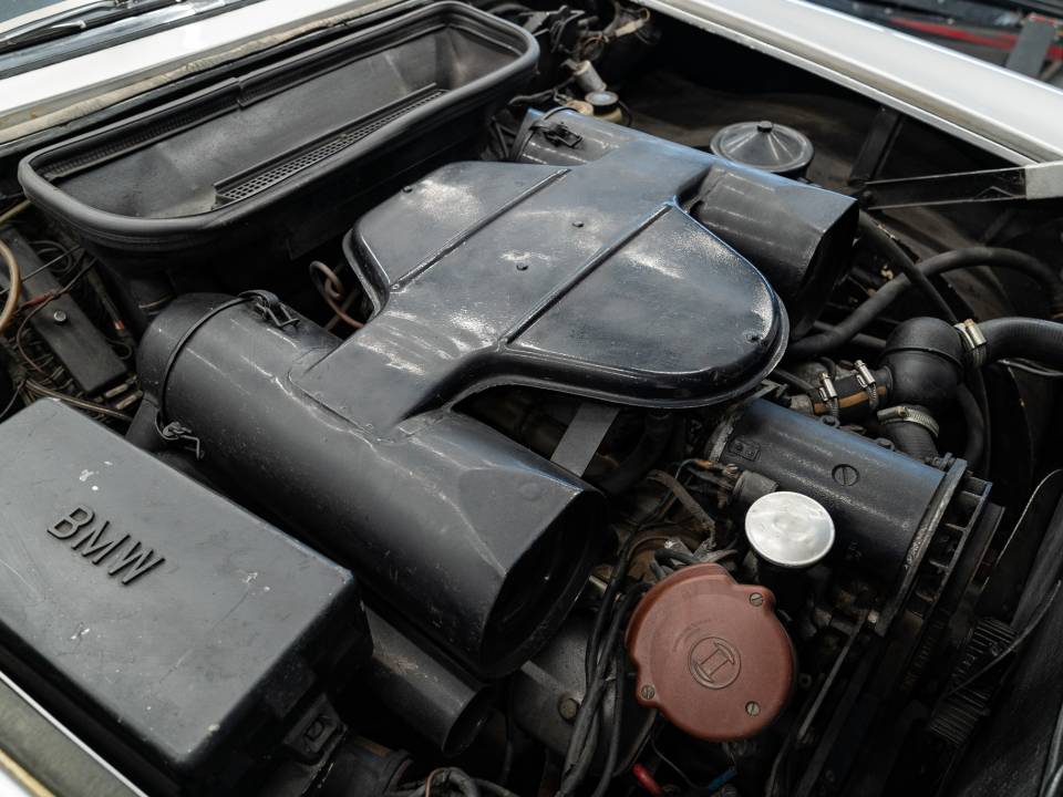 Image 31/33 of BMW 3200 CS (1965)