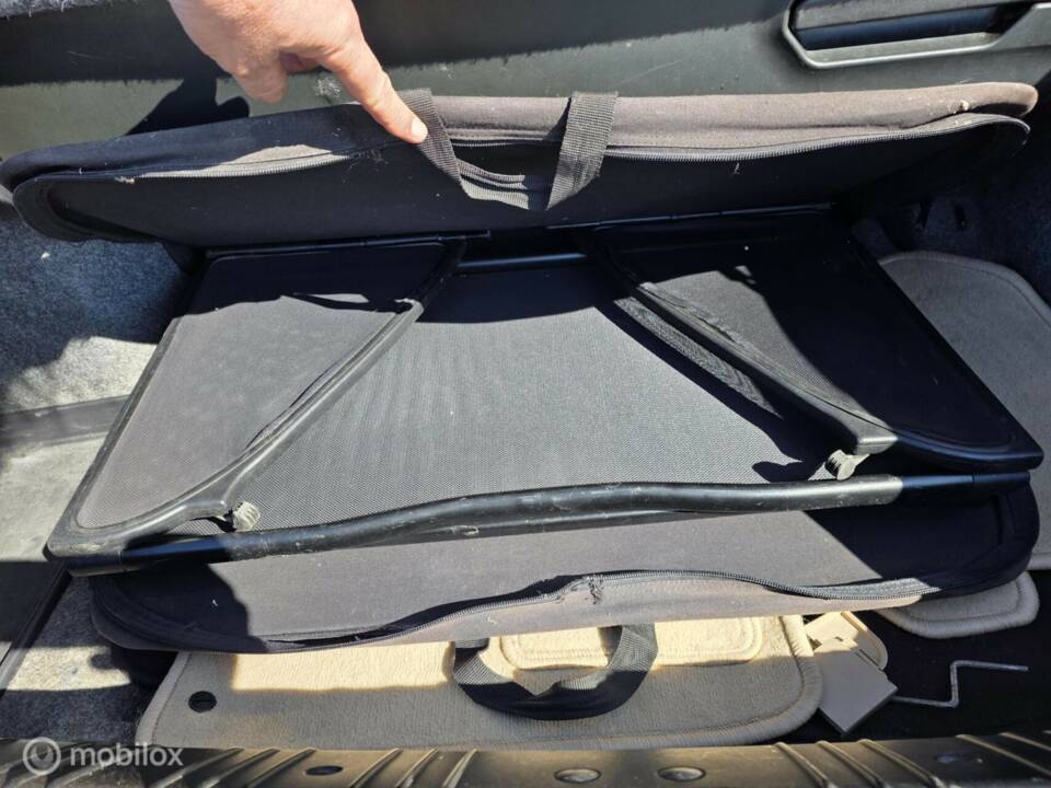 Image 25/38 of BMW 323Ci (2000)