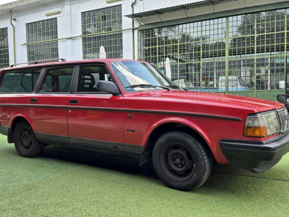 Bild 7/48 von Volvo 245 Super Polar (1992)