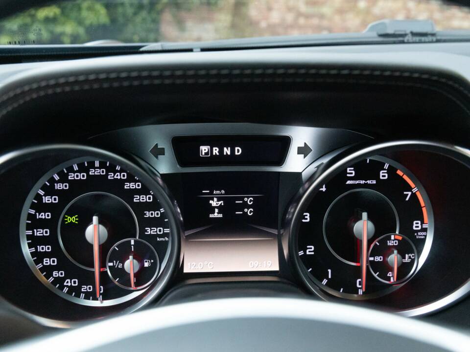 Immagine 38/50 di Mercedes-Benz SL 63 AMG (2012)