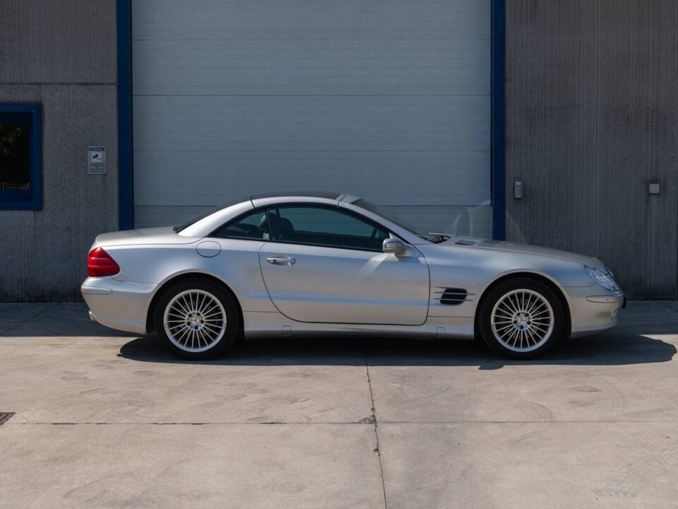 Image 15/86 de Mercedes-Benz SL 500 (2002)