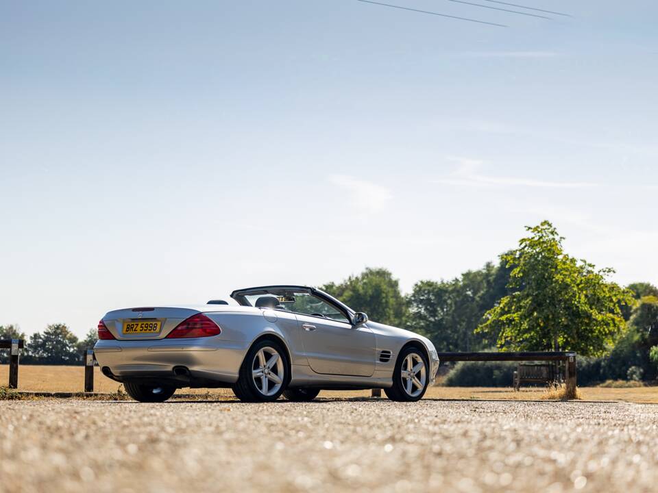 Image 21/50 de Mercedes-Benz SL 500 (2003)