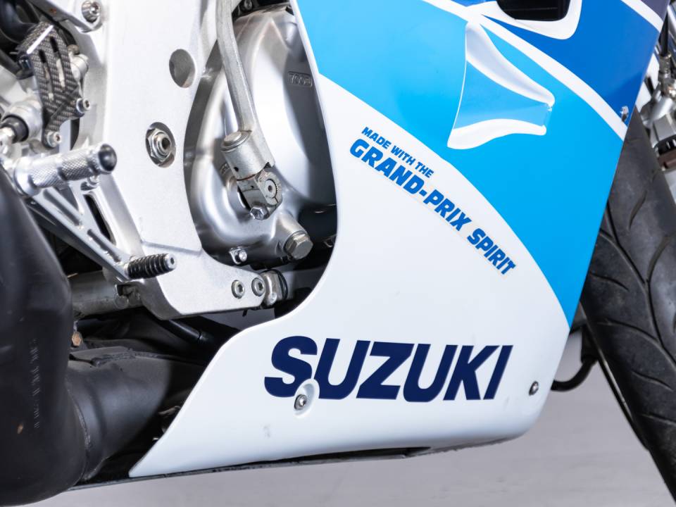 Image 32/50 of Suzuki DUMMY (1992)