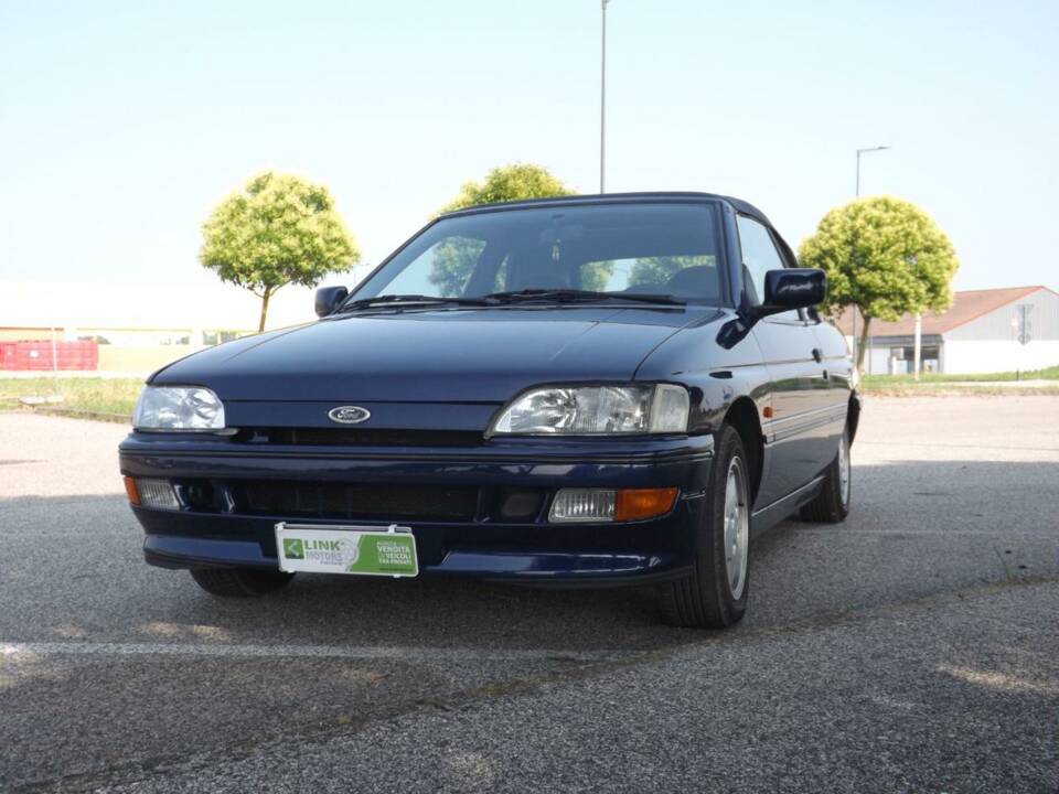 Bild 10/50 von Ford Escort 1.8 16v (1992)