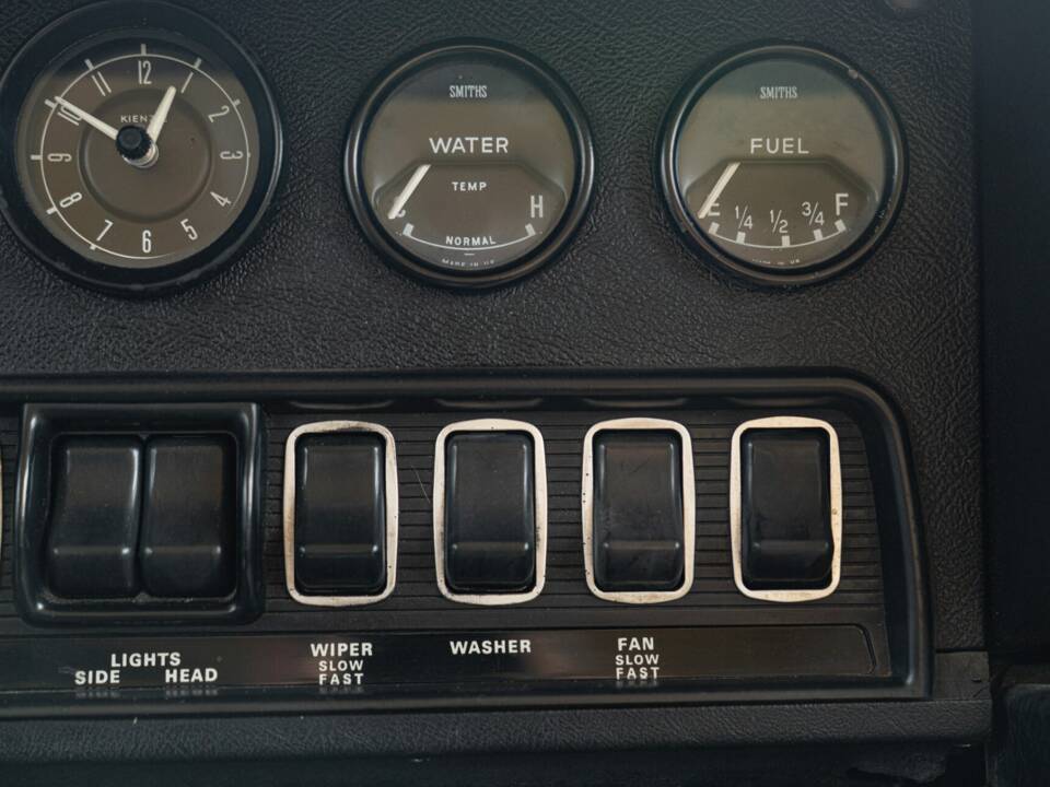 Bild 45/50 von Jaguar E-Type V12 (2+2) (1971)