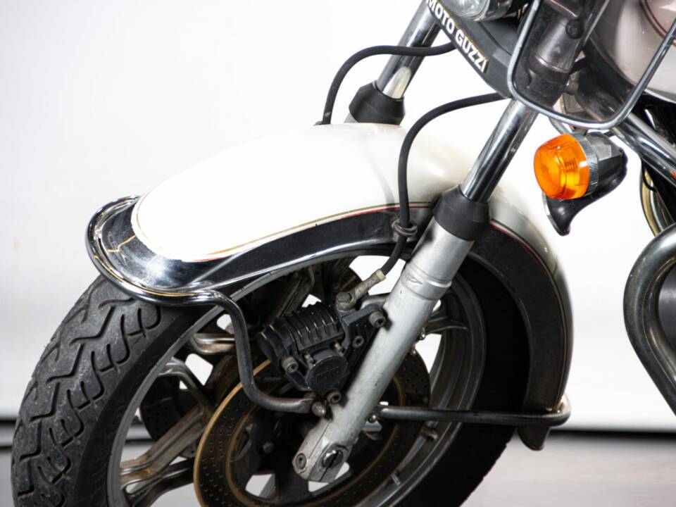 Image 11/44 de Moto Guzzi California II (1983)