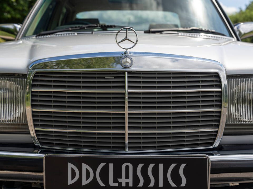 Immagine 7/25 di Mercedes-Benz 280 E (1981)